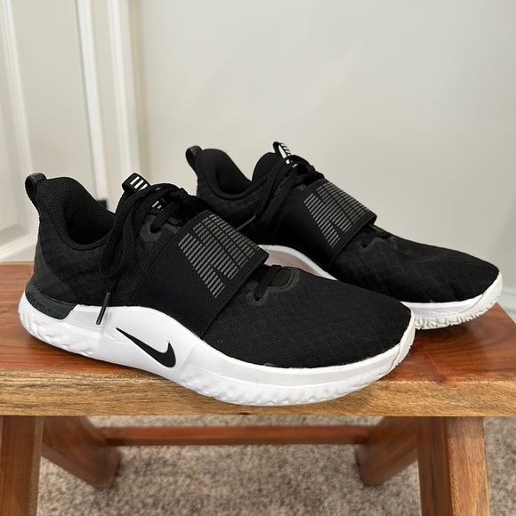Nike Shoes - Nike Renew In-Season TR 9